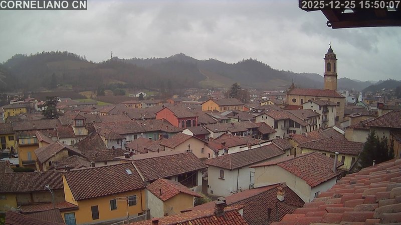 immagine della webcam nei dintorni di Cerretto Langhe: webcam Corneliano d'Alba
