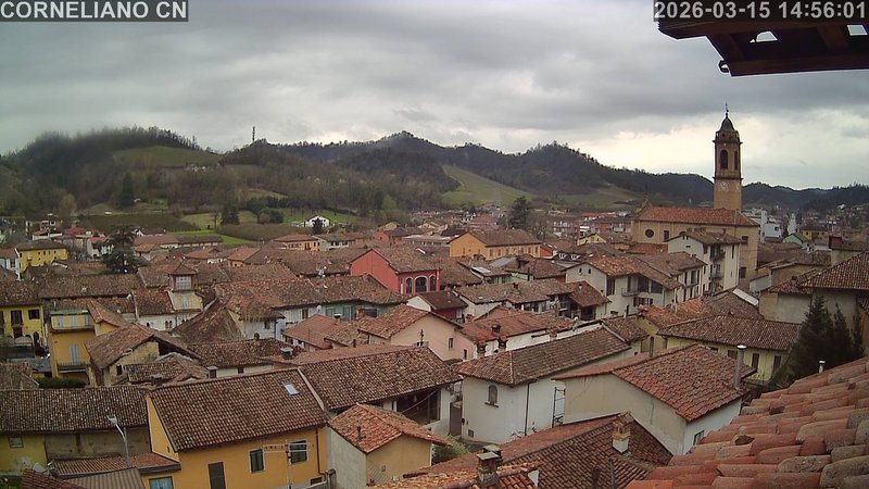 immagine della webcam nei dintorni di Costigliole d'Asti: webcam Corneliano d'Alba