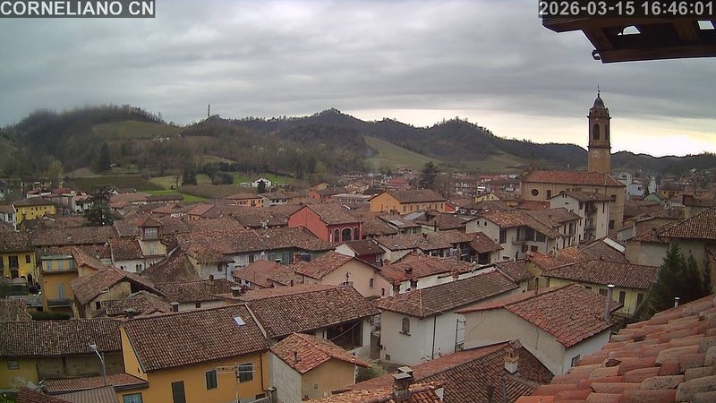 immagine della webcam nei dintorni di Salmour: webcam Corneliano d'Alba