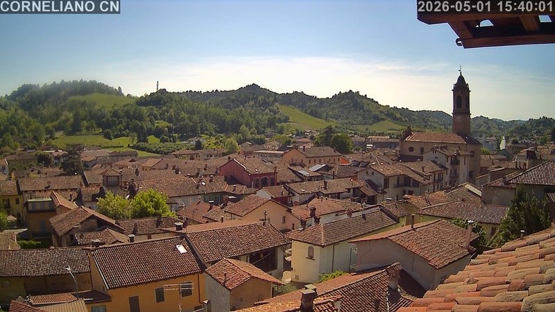 immagine della webcam nei dintorni di Cerretto Langhe: webcam Corneliano d'Alba