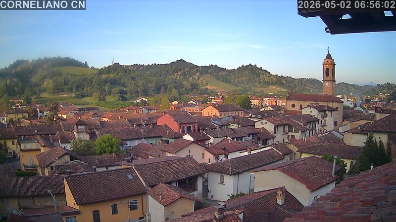 immagine della webcam nei dintorni di Salmour: webcam Corneliano d'Alba