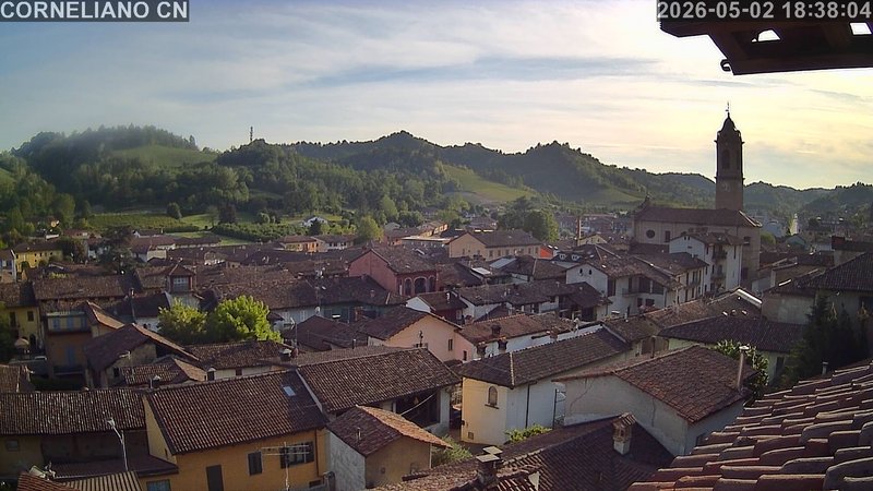 immagine della webcam nei dintorni di Magliano Alfieri: webcam Corneliano d'Alba