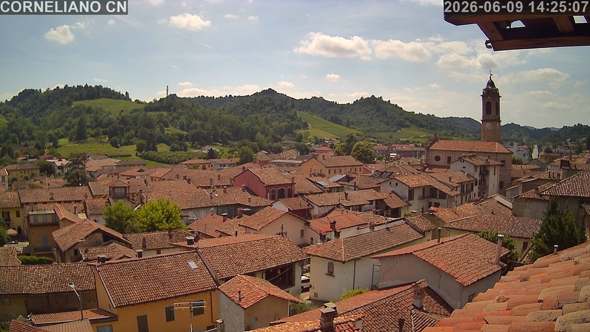 immagine della webcam nei dintorni di Albaretto della Torre: webcam Corneliano d'Alba