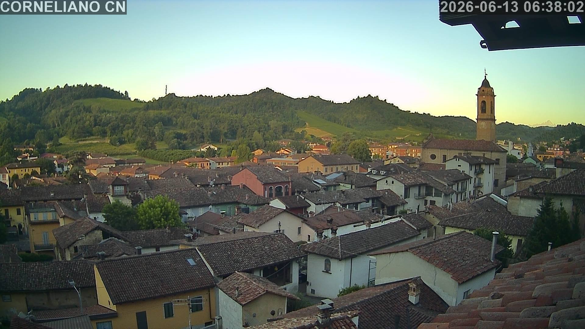 immagine della webcam nei dintorni di Cherasco: webcam Corneliano d'Alba