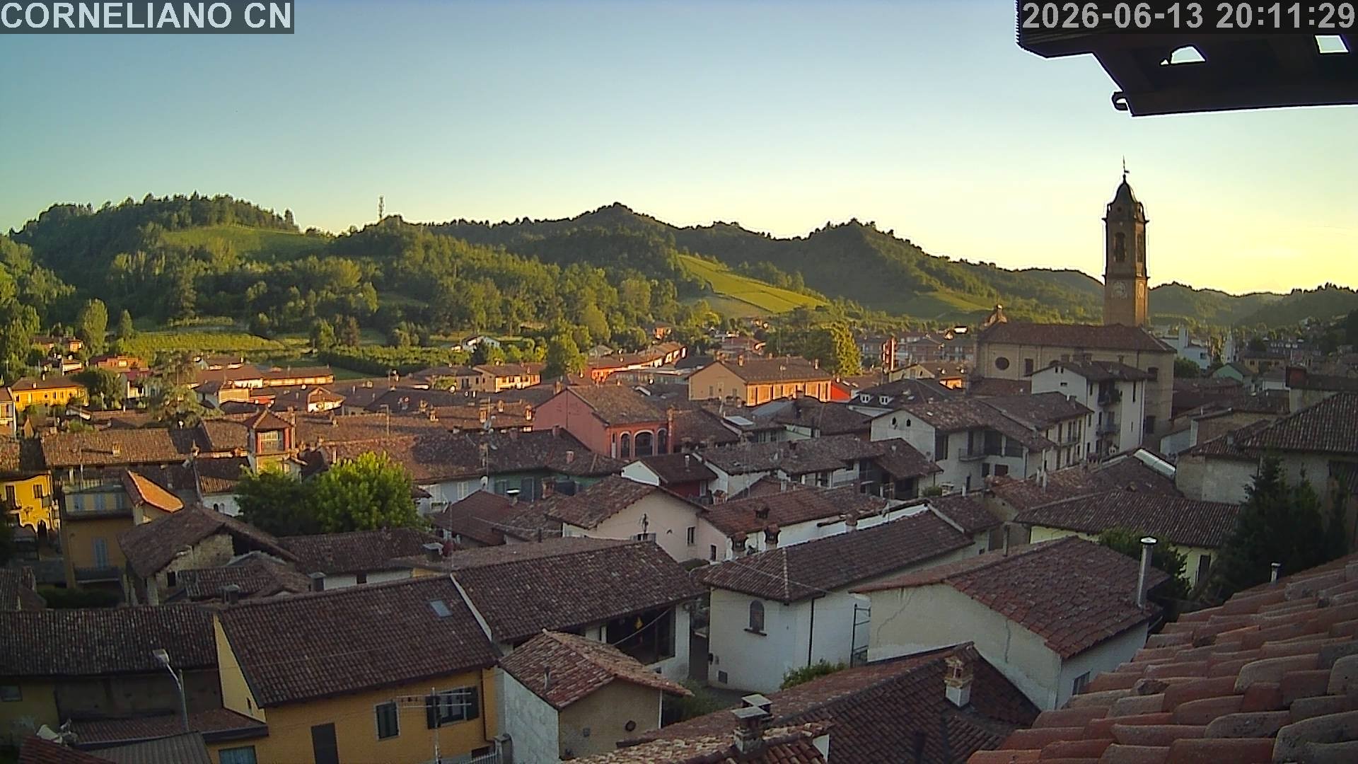 immagine della webcam nei dintorni di Cherasco: webcam Corneliano d'Alba