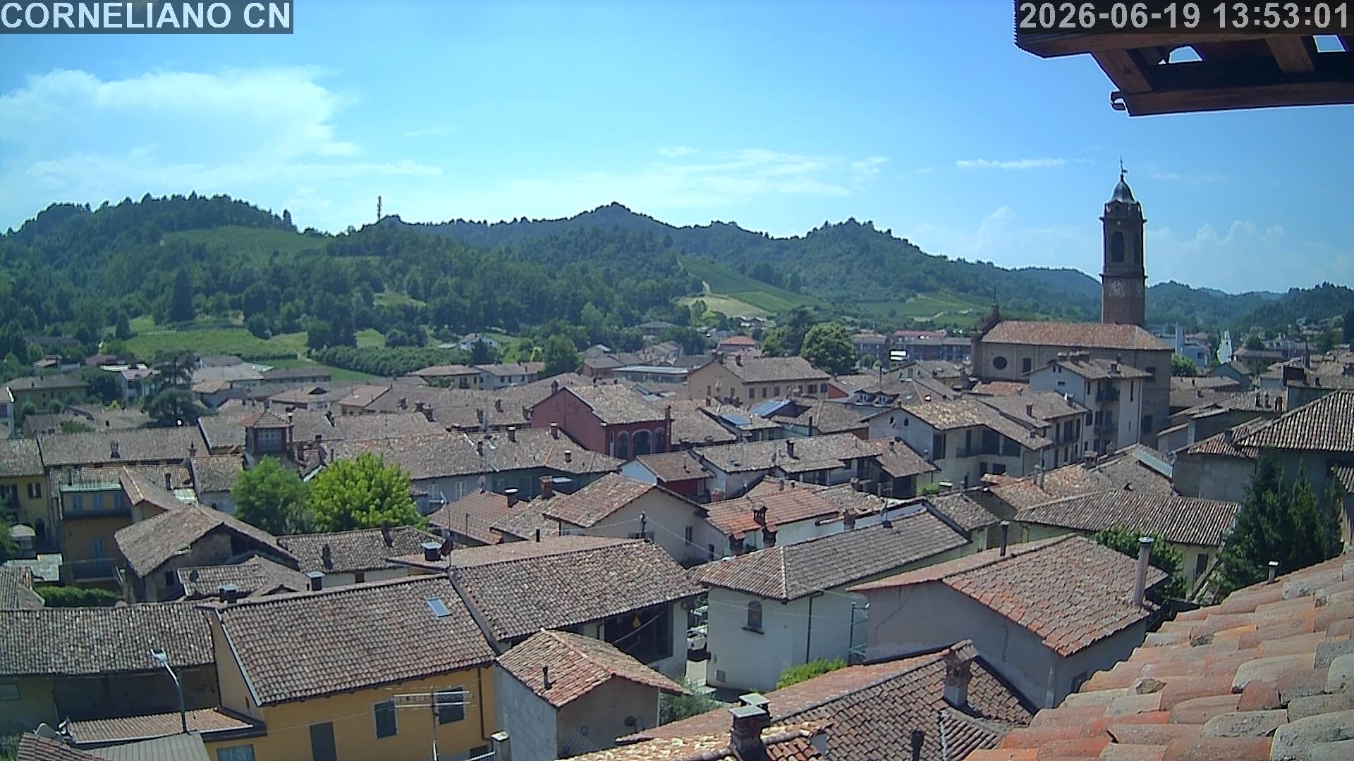 immagine della webcam nei dintorni di Cossano Belbo: webcam Corneliano d'Alba