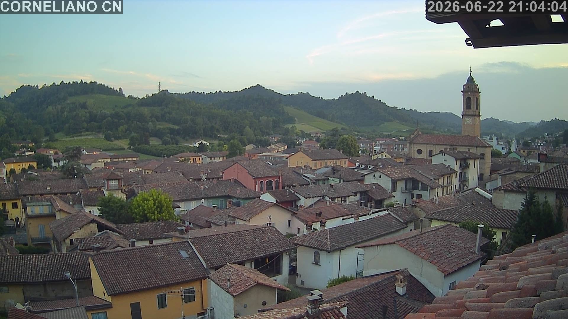 immagine della webcam nei dintorni di Salmour: webcam Corneliano d'Alba