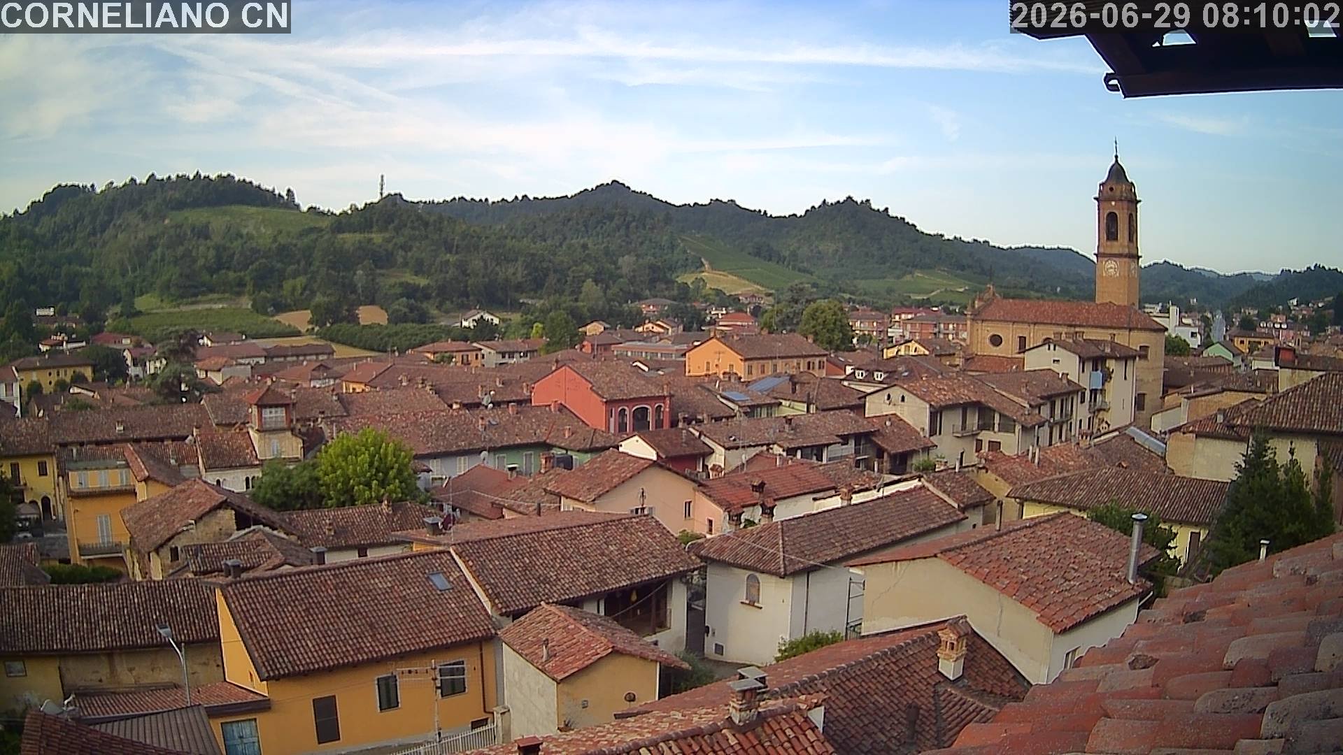 immagine della webcam nei dintorni di Costigliole d'Asti: webcam Corneliano d'Alba