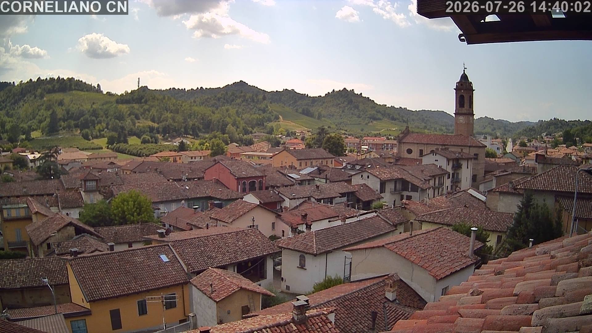 immagine della webcam nei dintorni di Costigliole d'Asti: webcam Corneliano d'Alba