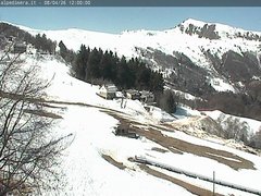 view from Alpe di Mera - Arrivo pista Baita e campo scuola on 2026-04-08