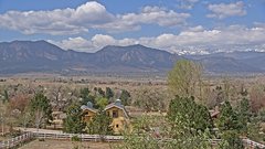 view from Louisville Flatirons time-lapse on 2026-04-08