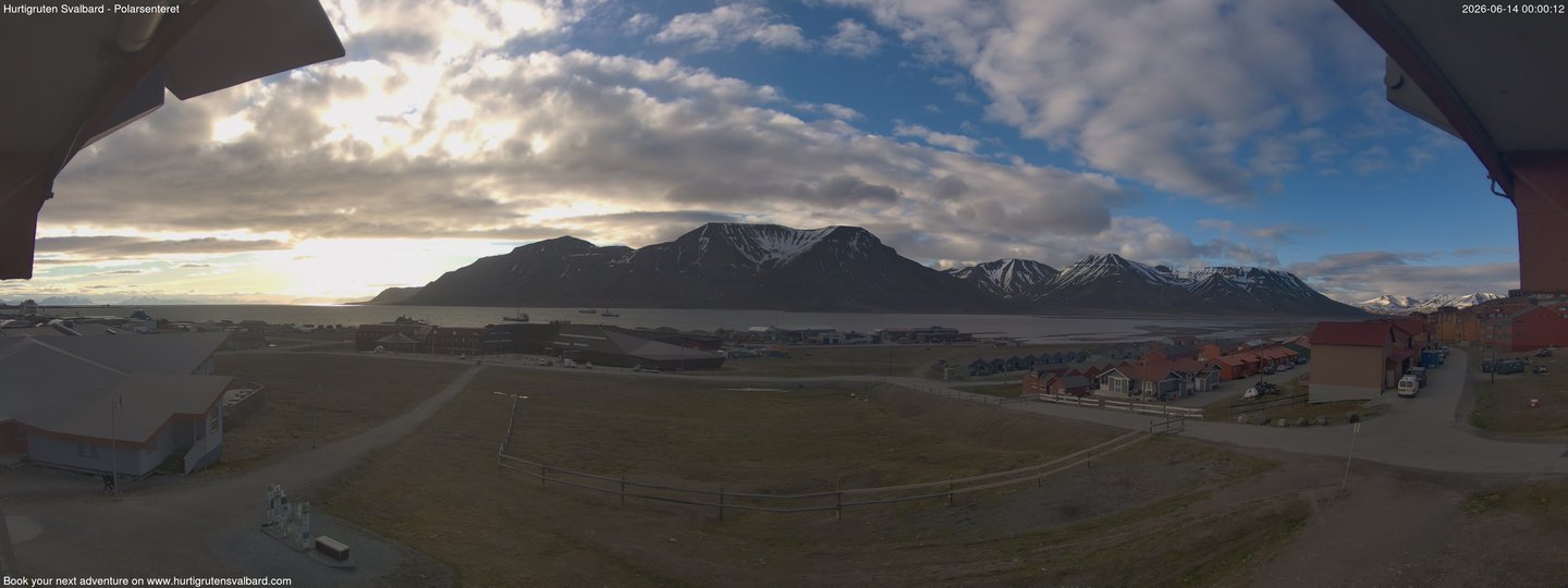 Hurtigruten Svalbard - Hiorthfjellet webcam time-lapse frame, Hurtigruten Svalbard - Hiorthfjellet webcam