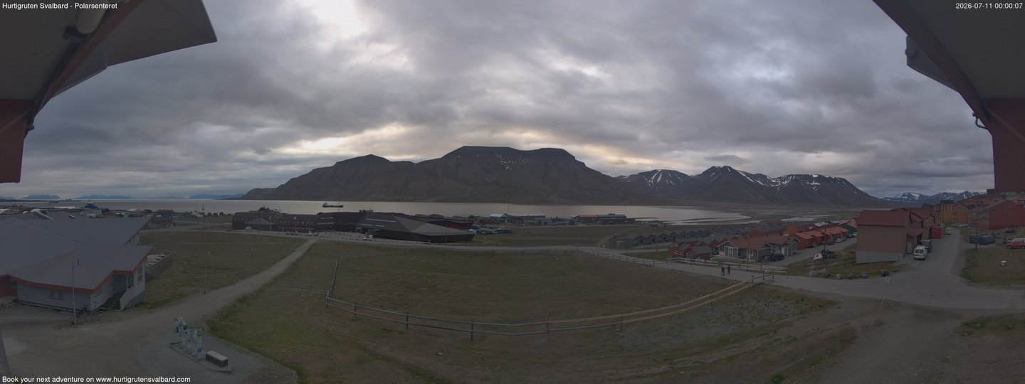 Hurtigruten Svalbard - Hiorthfjellet webcam time-lapse frame, Hurtigruten Svalbard - Hiorthfjellet webcam