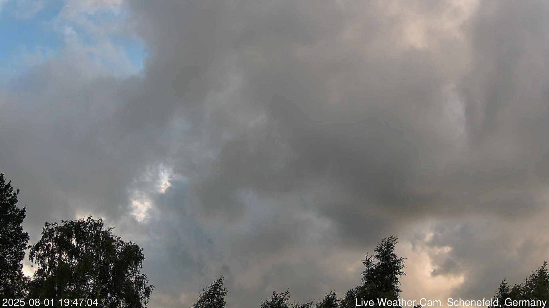 time-lapse frame, 2025-08-01 19:47-22:17 webcam