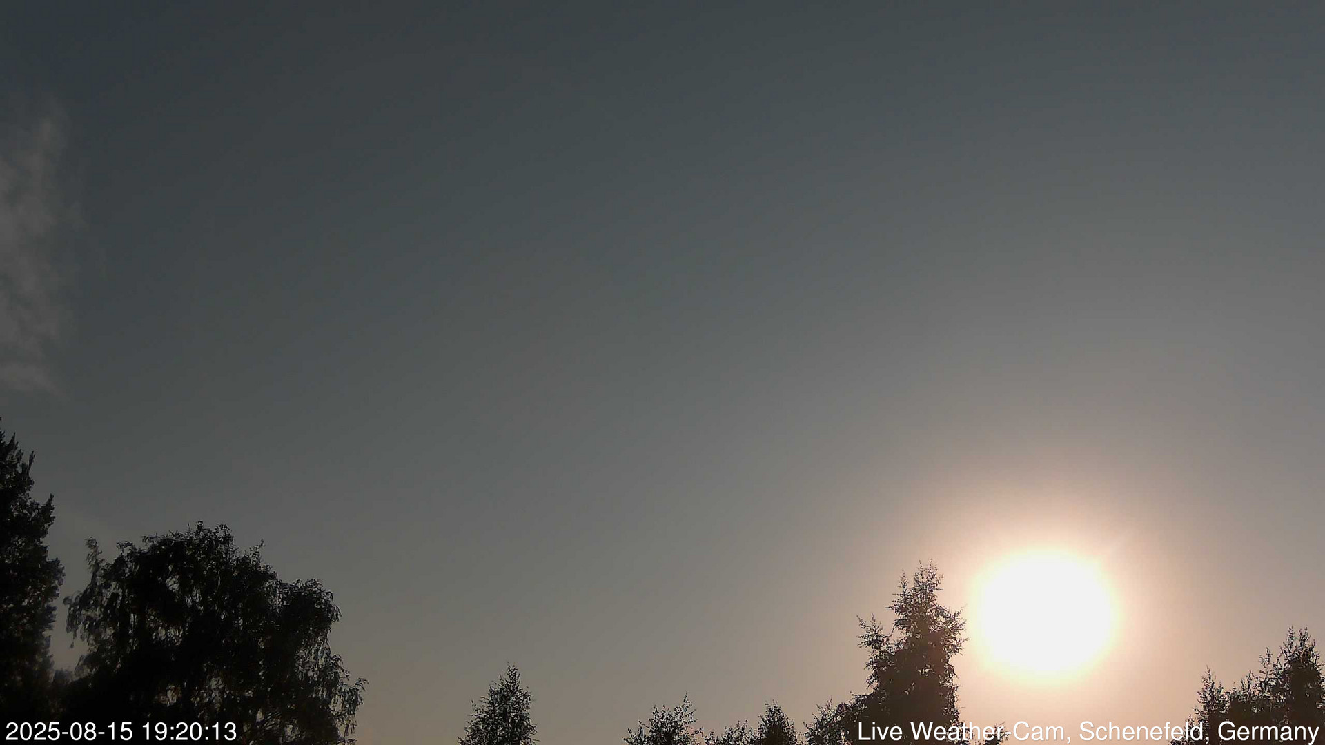 time-lapse frame, 2025-08-15 19:20-21:50 webcam