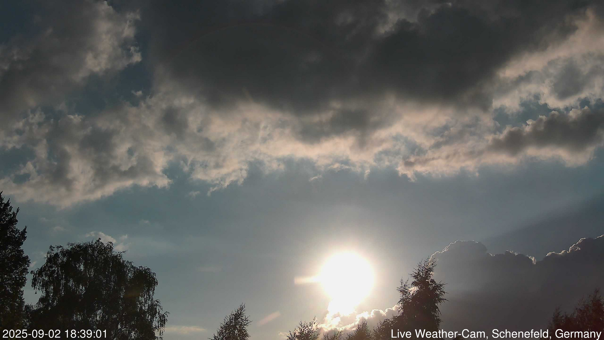 time-lapse frame, 2025-09-02 18:39-21:09 webcam