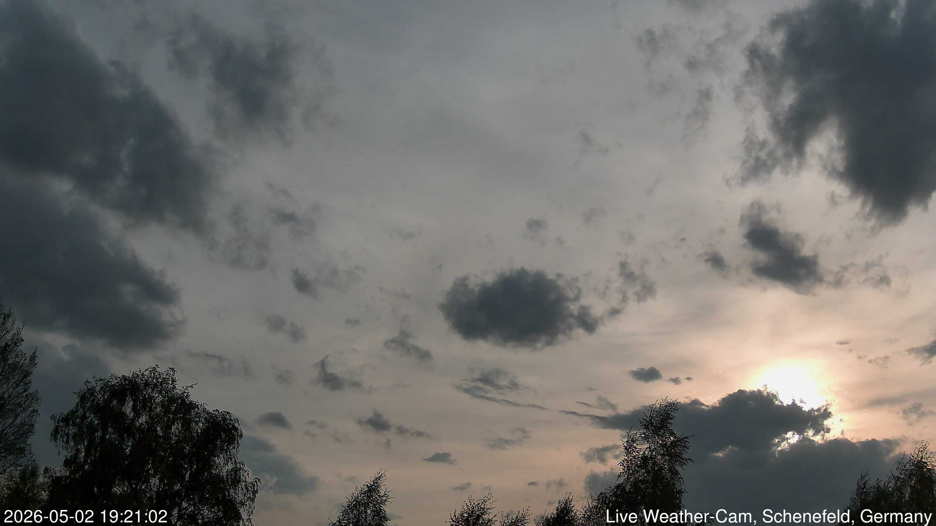 time-lapse frame, 2026-05-02 19:21-21:51 webcam