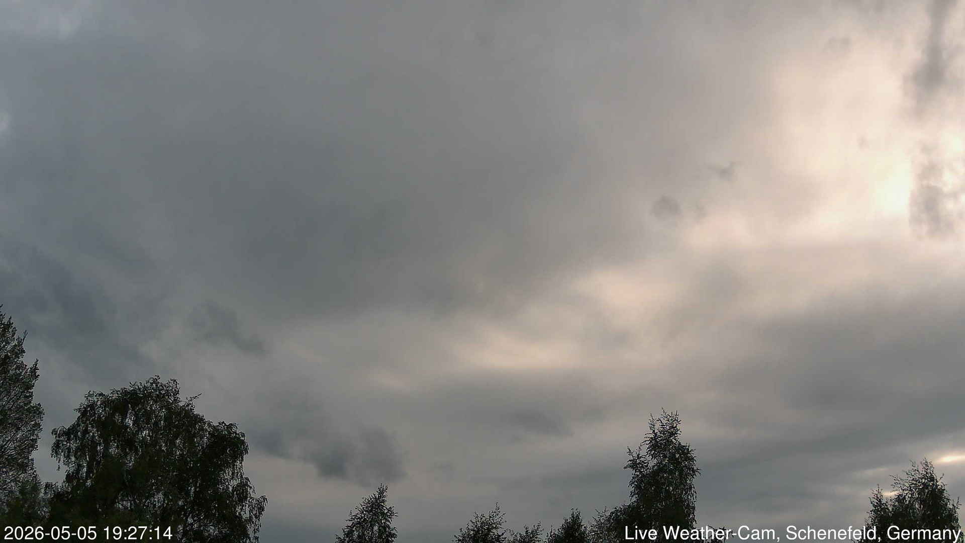 time-lapse frame, 2026-05-05 19:27-21:57 webcam