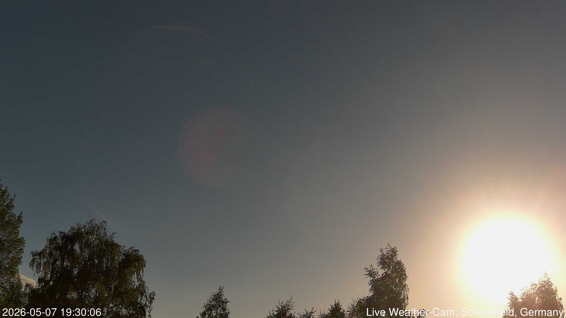 time-lapse frame, 2026-05-07 19:30-22:00 webcam