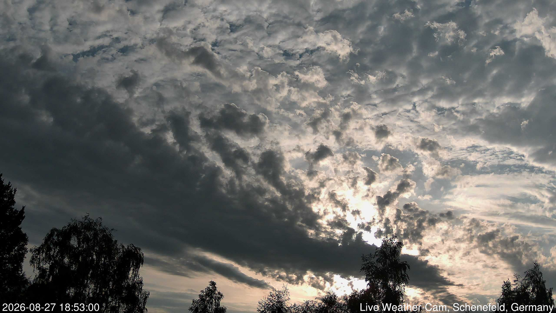 time-lapse frame, 2026-08-27 18:53-21:23 webcam