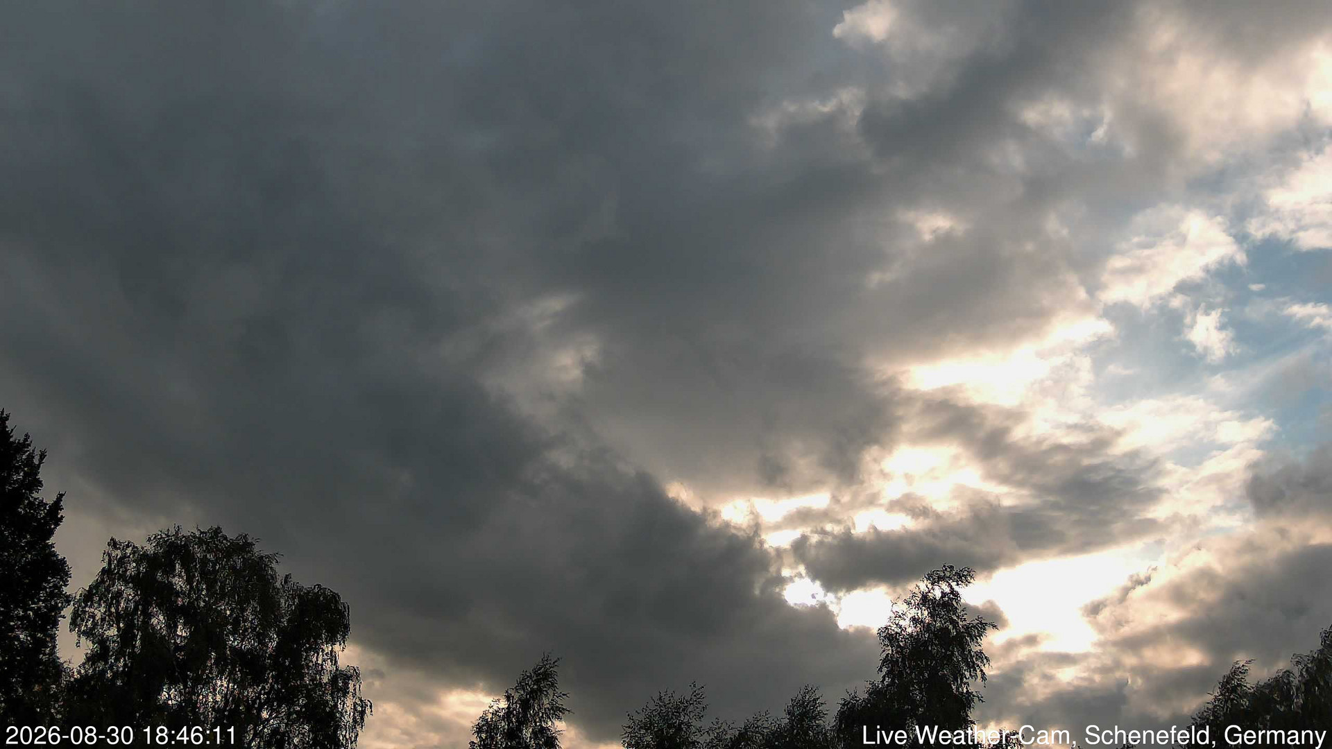 time-lapse frame, 2026-08-30 18:46-21:16 webcam