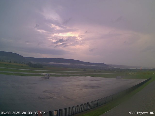 time-lapse frame, Mifflin County Airport (east) webcam