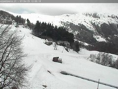 view from Alpe di Mera - Arrivo pista Baita e campo scuola on 2025-04-07