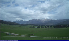 view from Pian Cansiglio - Casera Le Rotte on 2025-04-22